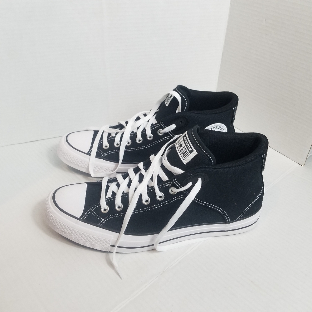 NWOT CONVERSE CHUCK TAYLOR ALL STAR SNEAKERS BLACK AND WHITE MEN'S SIZE 12 - Picture 3 of 8